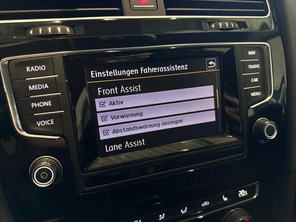 Volkswagen Golf Highline BMT *MASSAGE, ACC, RFK, XENON* 03/2014-photo-32