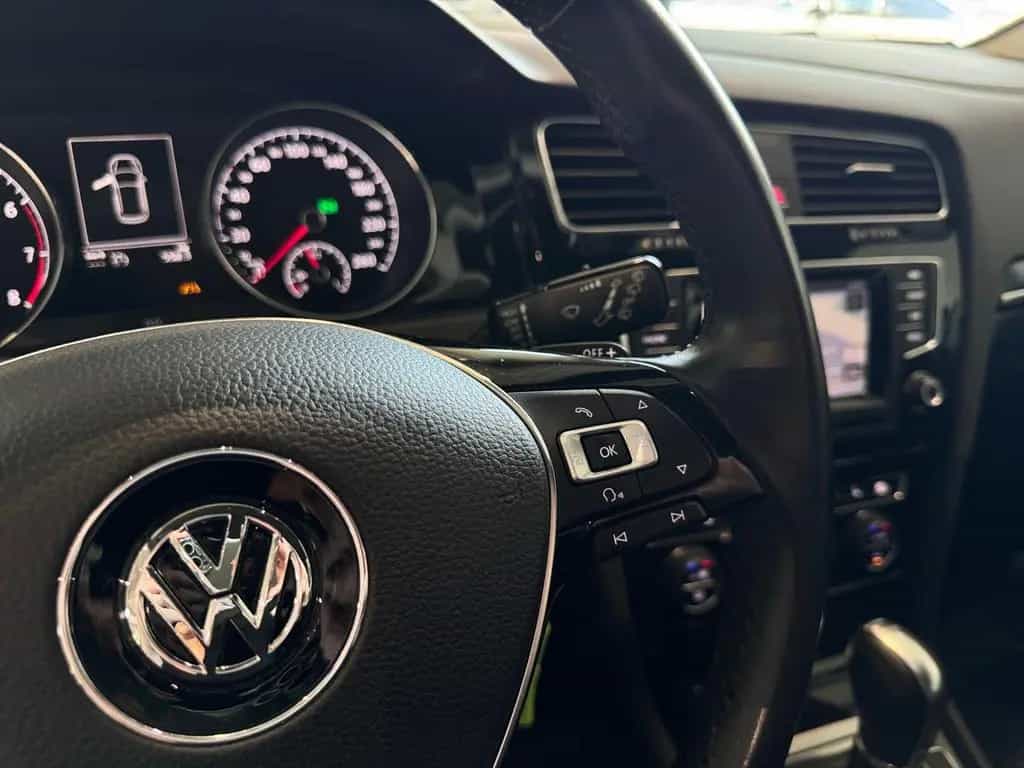 Volkswagen Golf Highline BMT *MASSAGE, ACC, RFK, XENON* 03/2014-photo-41