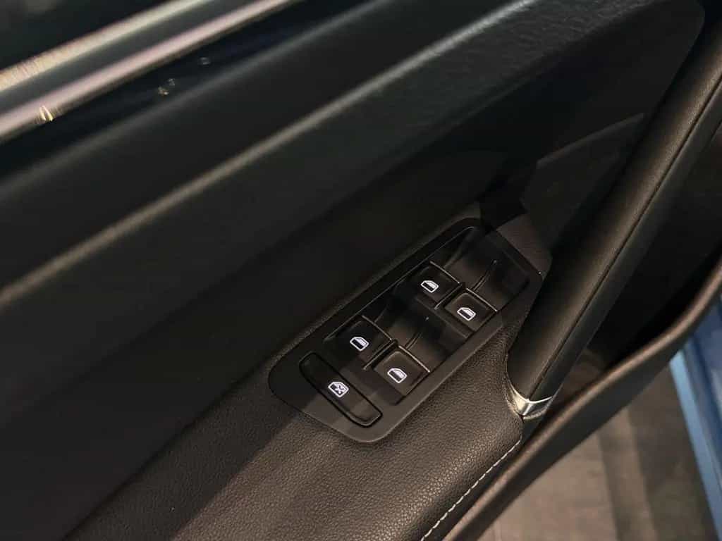 Volkswagen Golf Highline BMT *MASSAGE, ACC, RFK, XENON* 03/2014-photo-45