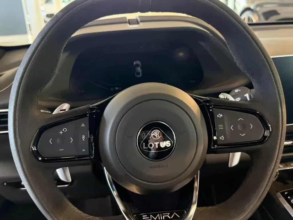 Lotus Emira First Edition Navi LED Einparkhilfe 04/2025-photo-9
