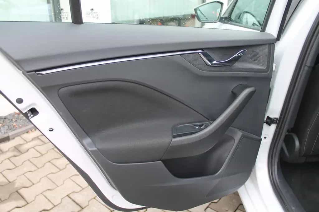Skoda Scala Style*LED*NAVI*PANO*AHK*PDC* 11/2021-photo-16
