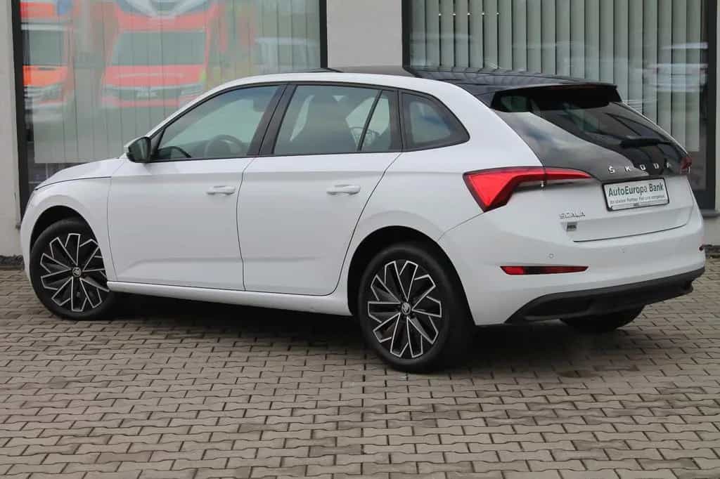 Skoda Scala Style*LED*NAVI*PANO*AHK*PDC* 11/2021-photo-3