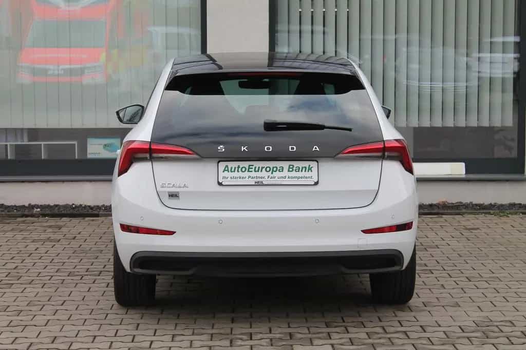 Skoda Scala Style*LED*NAVI*PANO*AHK*PDC* 11/2021-photo-4