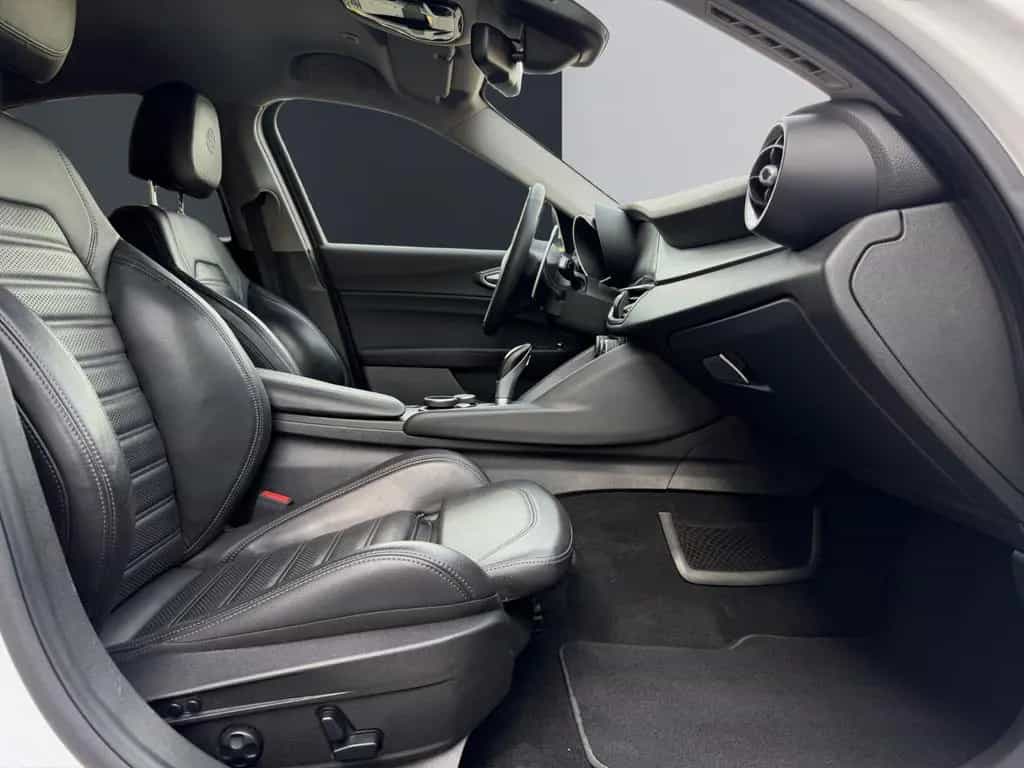 Alfa Romeo Giulia Veloce Q4 *Leder Navi Kamera SHZ ACC* 03/2019-photo-17