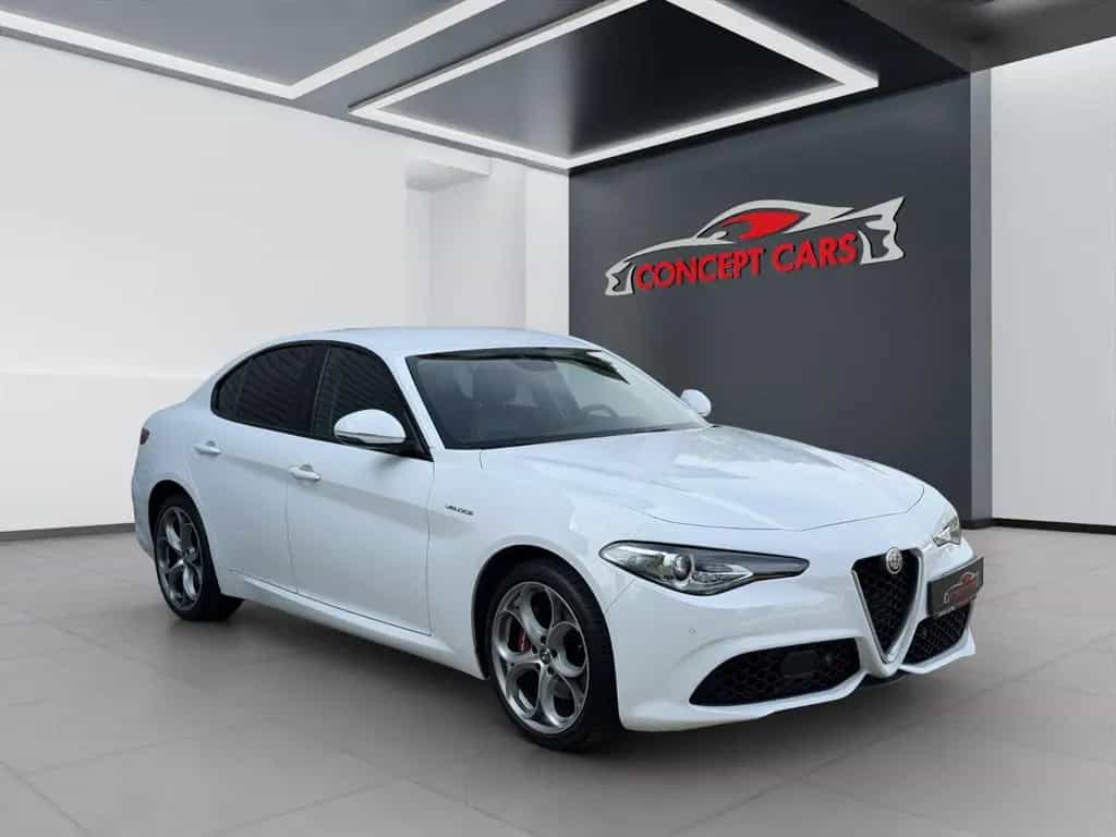 Alfa Romeo Giulia Veloce Q4 *Leder Navi Kamera SHZ ACC* 03/2019-photo-2