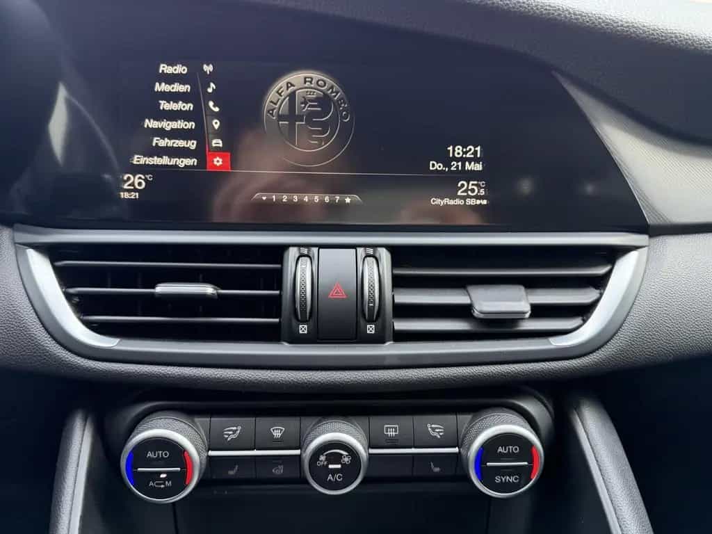 Alfa Romeo Giulia Veloce Q4 *Leder Navi Kamera SHZ ACC* 03/2019-photo-21