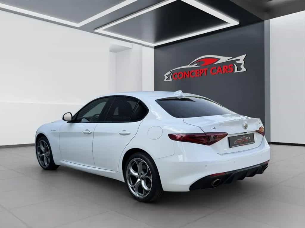 Alfa Romeo Giulia Veloce Q4 *Leder Navi Kamera SHZ ACC* 03/2019-photo-4