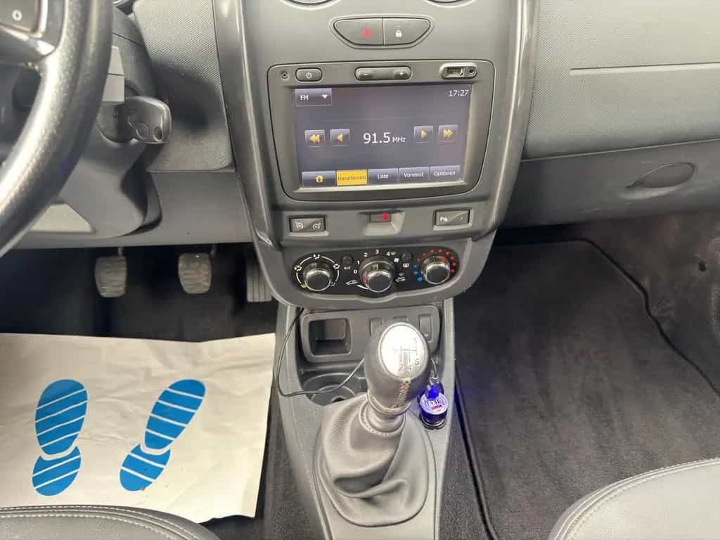 Dacia Duster I~Prestige 4x2~Servo~SHZ~KLIMA~NAVI~DACHR 05/2015-photo-10