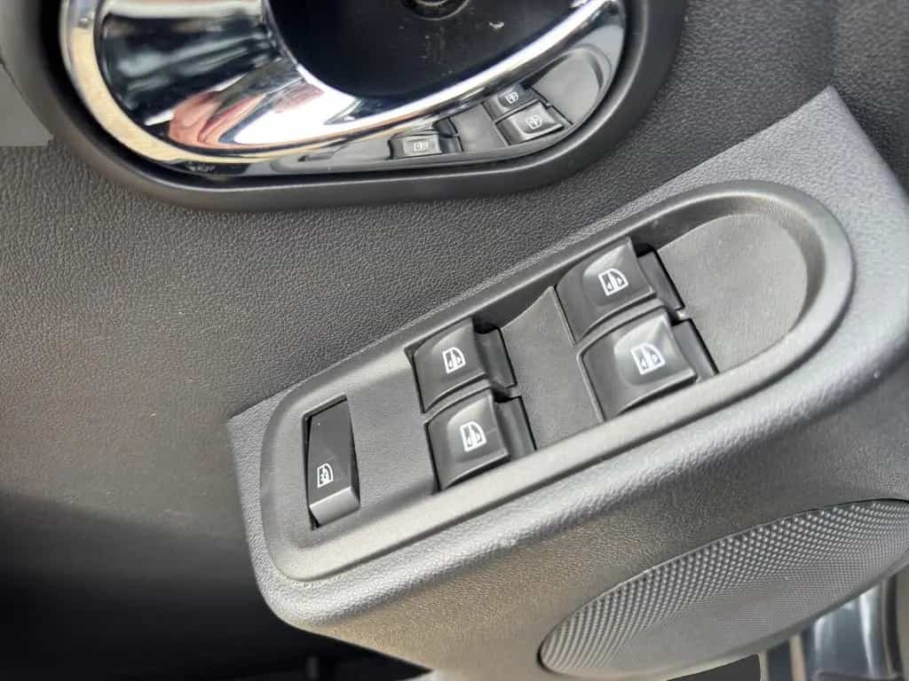 Dacia Duster I~Prestige 4x2~Servo~SHZ~KLIMA~NAVI~DACHR 05/2015-photo-17