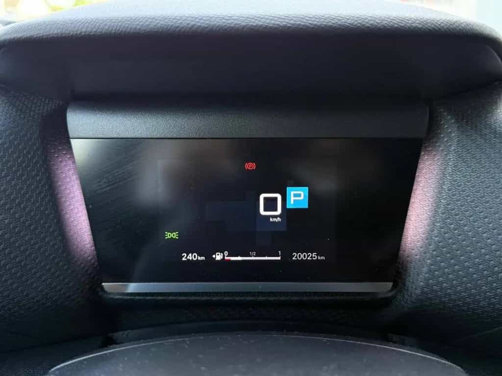 Citroën C4 PureTech 130 S&S EAT8 Max 06/2024-photo-17