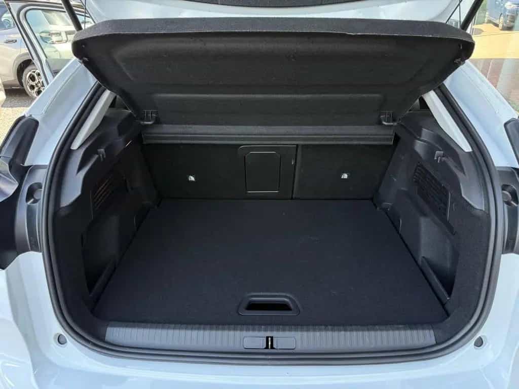 Citroën C4 PureTech 130 S&S EAT8 Max 06/2024-photo-9