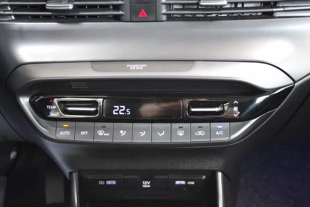 Hyundai i20 1.0 T-GDI Hybrid Autom. Trend *NAVI*LED*BOSE 10/2020-photo-24