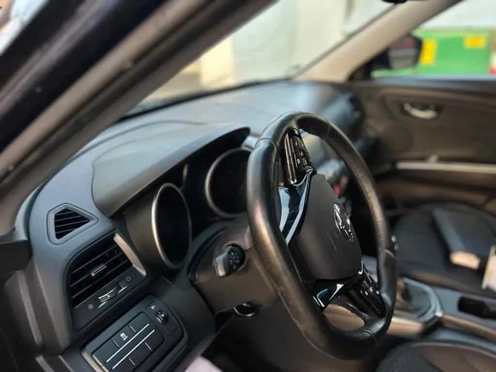 Ssangyong XLV 1 Hand 11/2018-photo-10