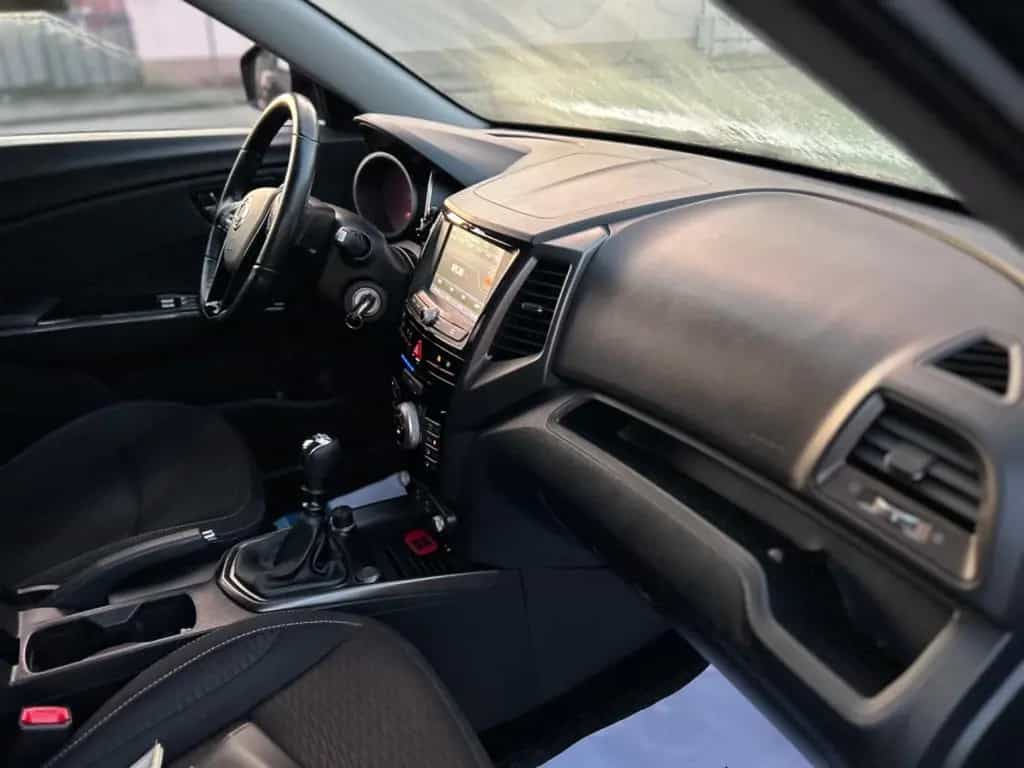 Ssangyong XLV 1 Hand 11/2018-photo-19