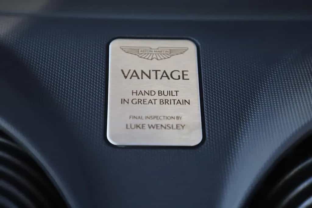 Aston Martin V8 Vantage 4.0 V8 Facelift 2x Black Pack 21 Zoll 01/2025-photo-12
