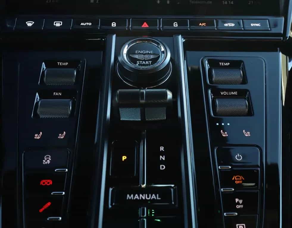 Aston Martin V8 Vantage 4.0 V8 Facelift 2x Black Pack 21 Zoll 01/2025-photo-15