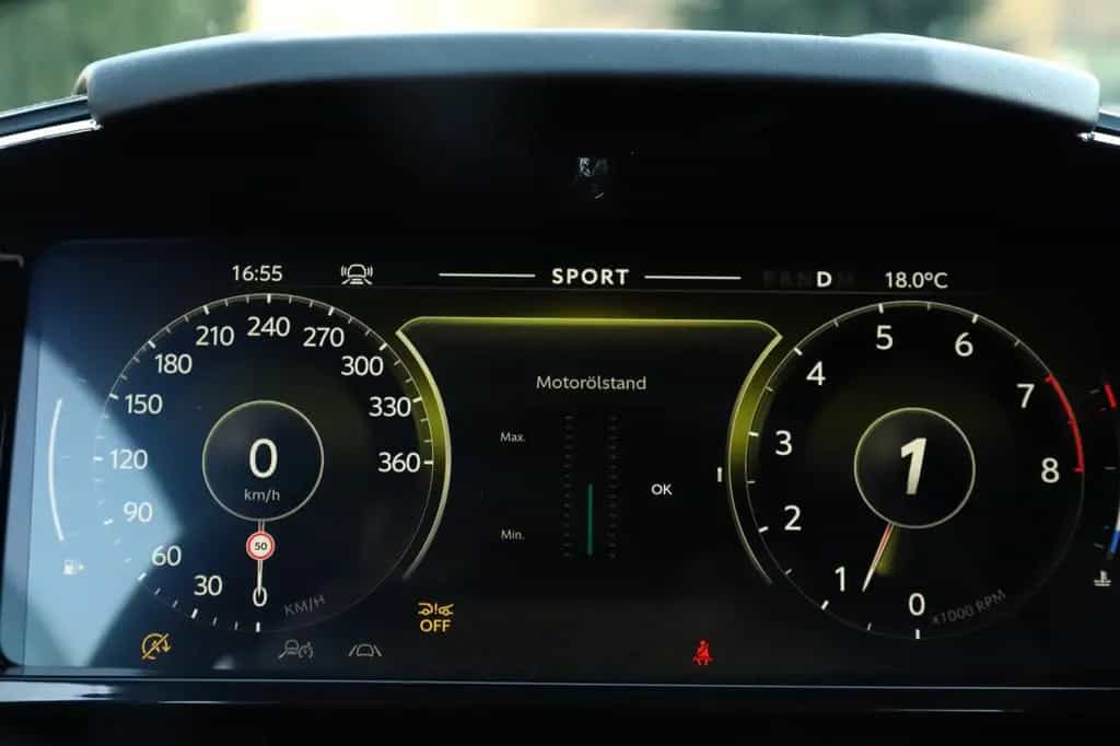 Aston Martin V8 Vantage 4.0 V8 Facelift 2x Black Pack 21 Zoll 01/2025-photo-17