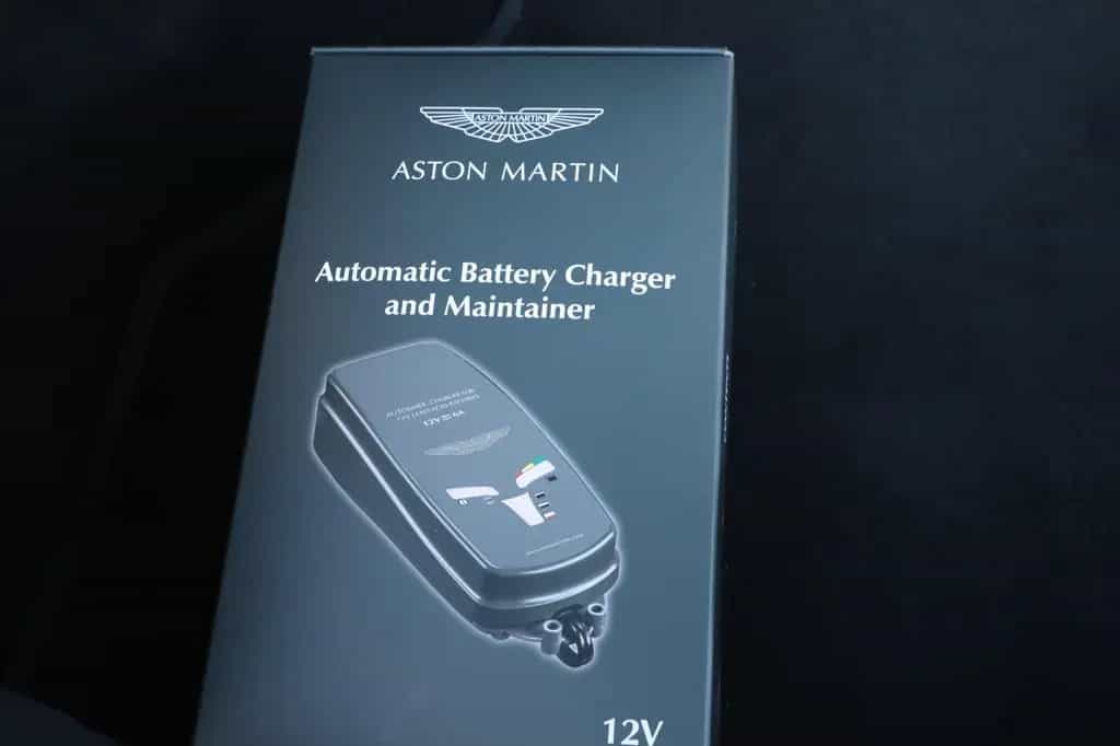 Aston Martin V8 Vantage 4.0 V8 Facelift 2x Black Pack 21 Zoll 01/2025-photo-22