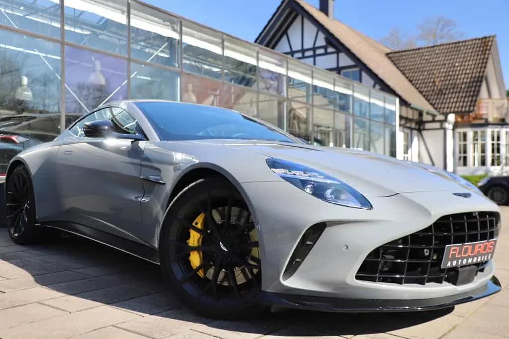 Aston Martin V8 Vantage 4.0 V8 Facelift 2x Black Pack 21 Zoll 01/2025-photo-3