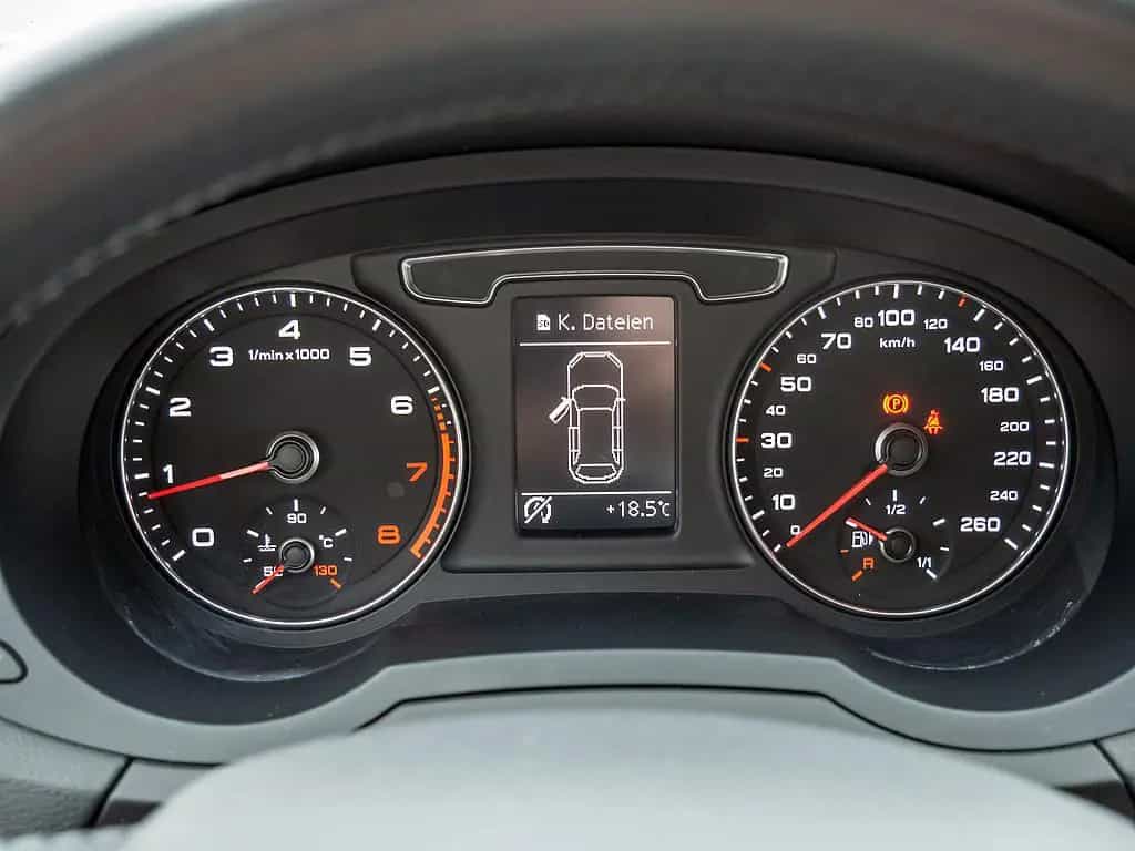 Audi Q3 1.4 TFSI KLIMA PDC SHZ KAMERA XENON NAVI 05/2017-photo-13