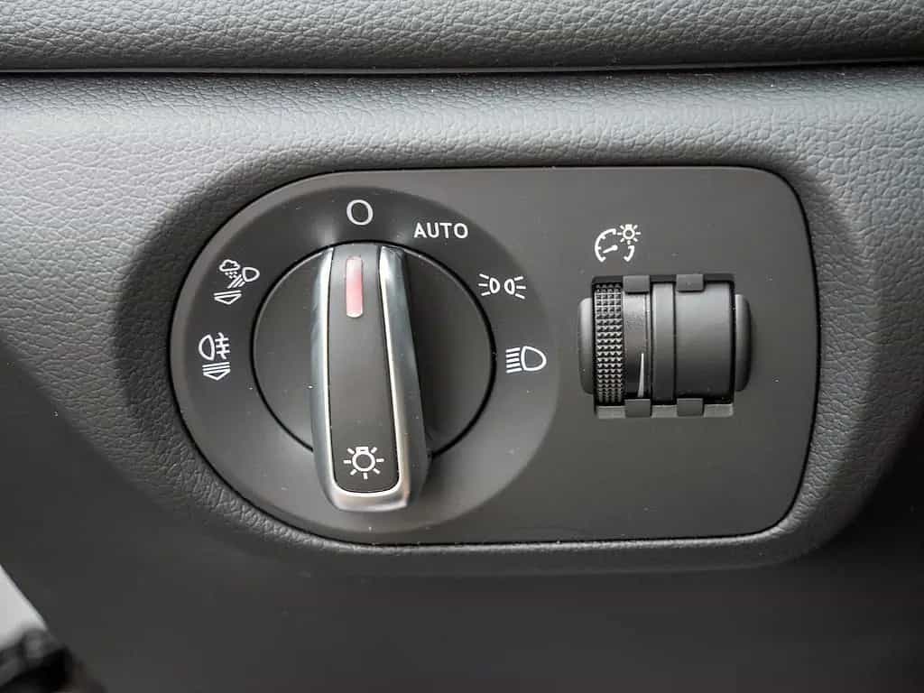 Audi Q3 1.4 TFSI KLIMA PDC SHZ KAMERA XENON NAVI 05/2017-photo-15
