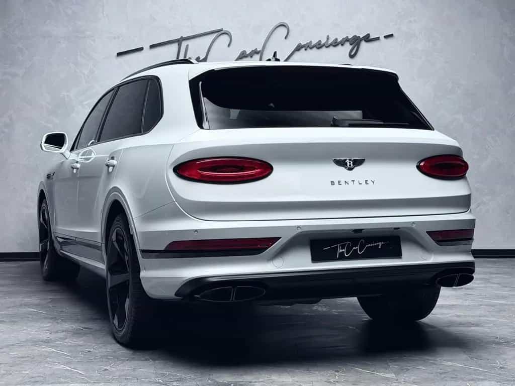 Bentley Bentayga V8 EWB BLACKLINE PANO NAIM 22" FULL PPF 01/2024-photo-17