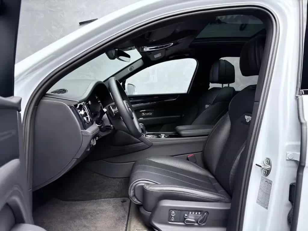 Bentley Bentayga V8 EWB BLACKLINE PANO NAIM 22" FULL PPF 01/2024-photo-2
