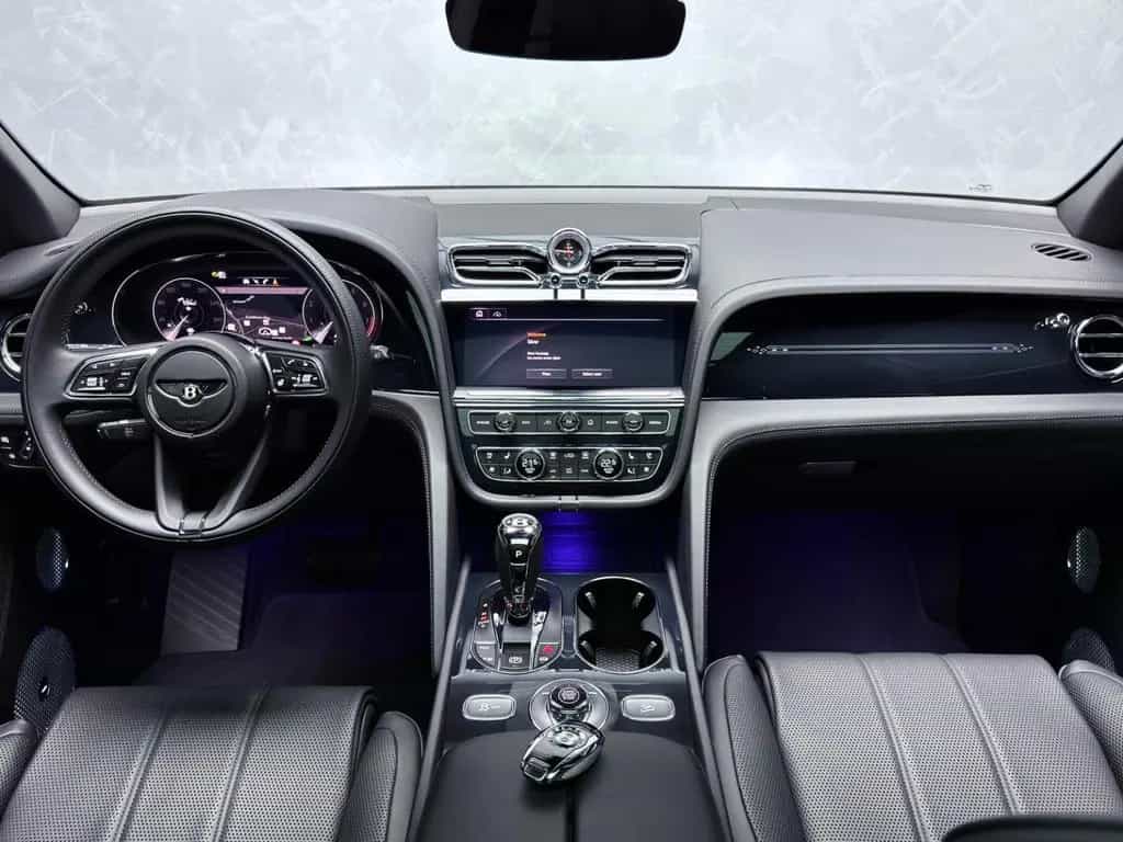 Bentley Bentayga V8 EWB BLACKLINE PANO NAIM 22" FULL PPF 01/2024-photo-21