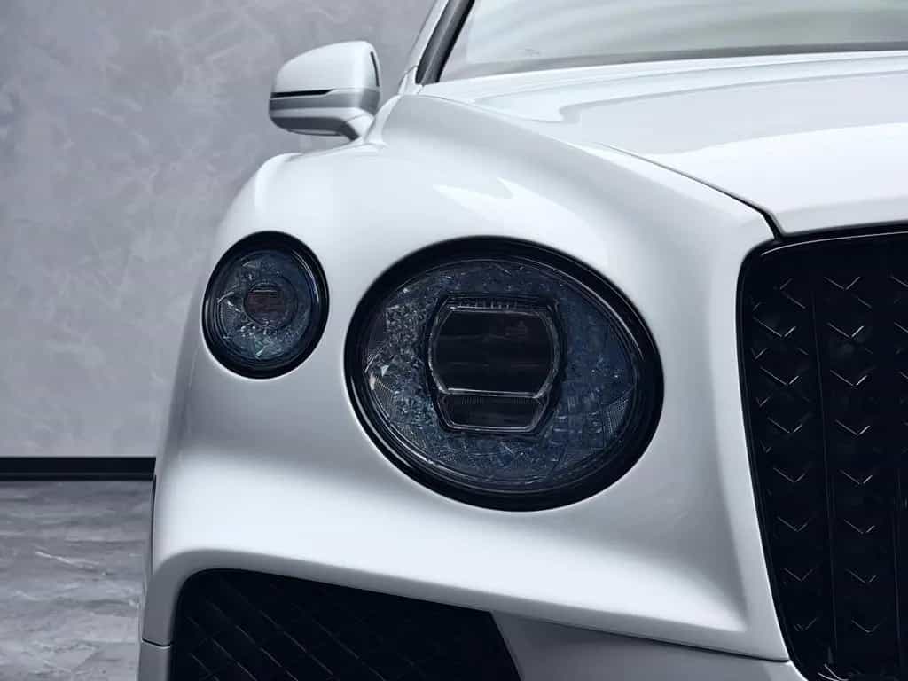 Bentley Bentayga V8 EWB BLACKLINE PANO NAIM 22" FULL PPF 01/2024-photo-23