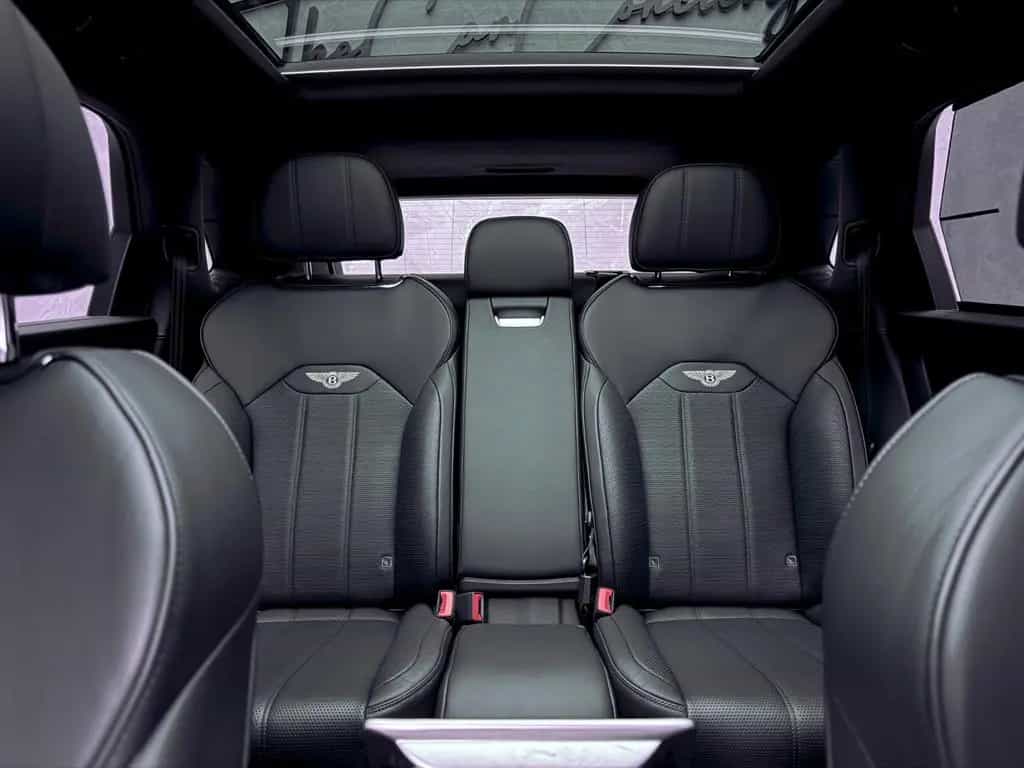 Bentley Bentayga V8 EWB BLACKLINE PANO NAIM 22" FULL PPF 01/2024-photo-29