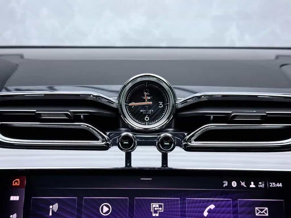 Bentley Bentayga V8 EWB BLACKLINE PANO NAIM 22" FULL PPF 01/2024-photo-37