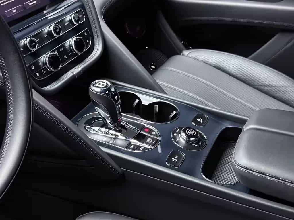 Bentley Bentayga V8 EWB BLACKLINE PANO NAIM 22" FULL PPF 01/2024-photo-4