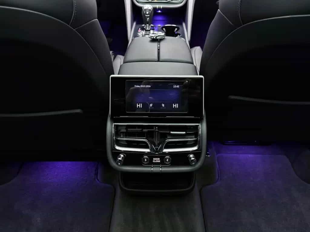 Bentley Bentayga V8 EWB BLACKLINE PANO NAIM 22" FULL PPF 01/2024-photo-40