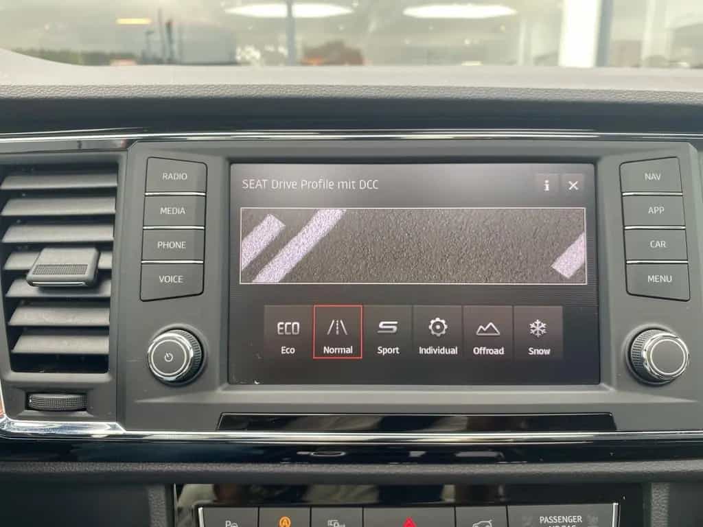 Seat Ateca FR 2.0 TSI DSG 4Drive +ACC+AHK+DAB+KAMERA 09/2019-photo-23