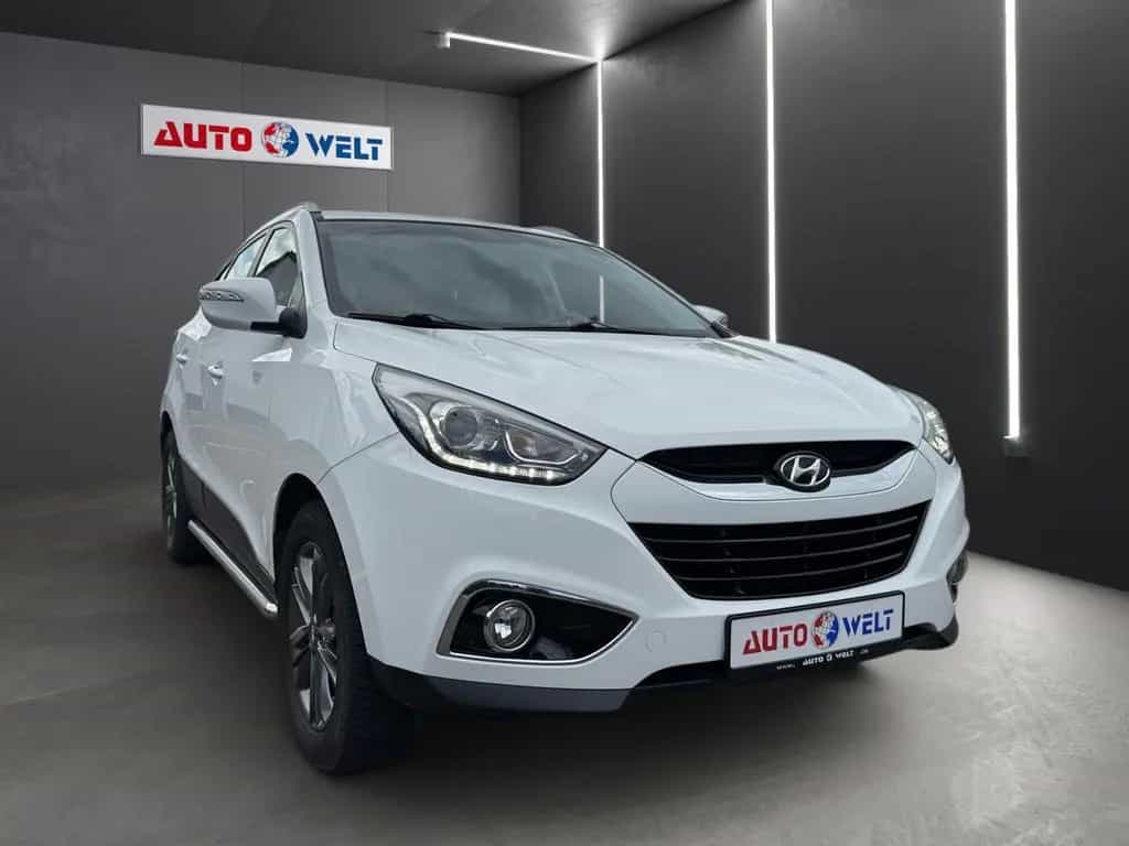 Hyundai ix35 1.6 Trend 2WD Teilleder 4x Sitzheizung PDC 08/2015-photo-1
