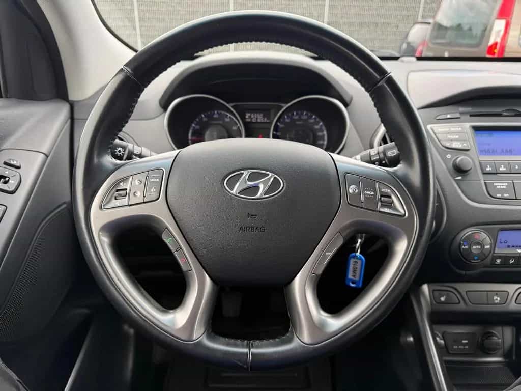 Hyundai ix35 1.6 Trend 2WD Teilleder 4x Sitzheizung PDC 08/2015-photo-22
