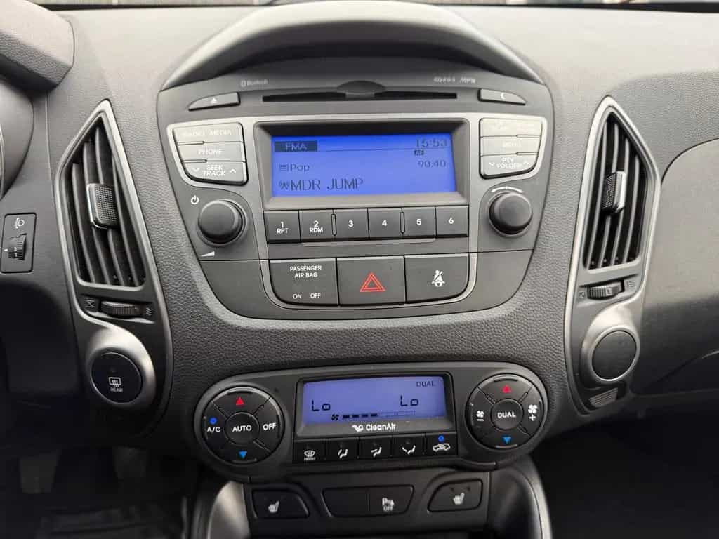 Hyundai ix35 1.6 Trend 2WD Teilleder 4x Sitzheizung PDC 08/2015-photo-23