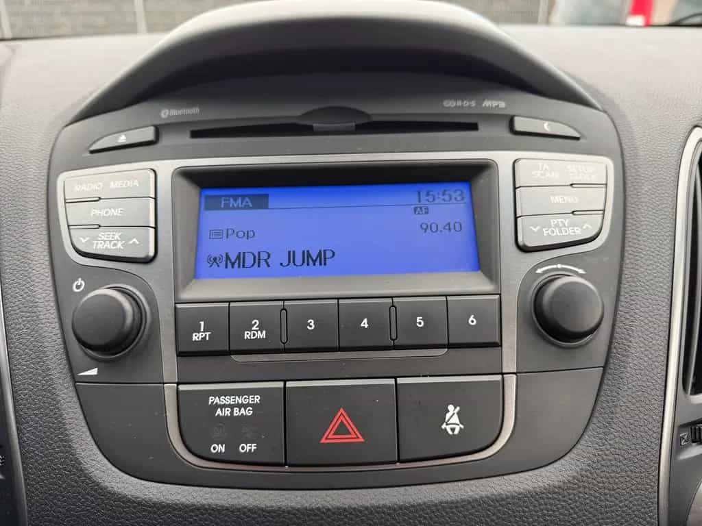 Hyundai ix35 1.6 Trend 2WD Teilleder 4x Sitzheizung PDC 08/2015-photo-24