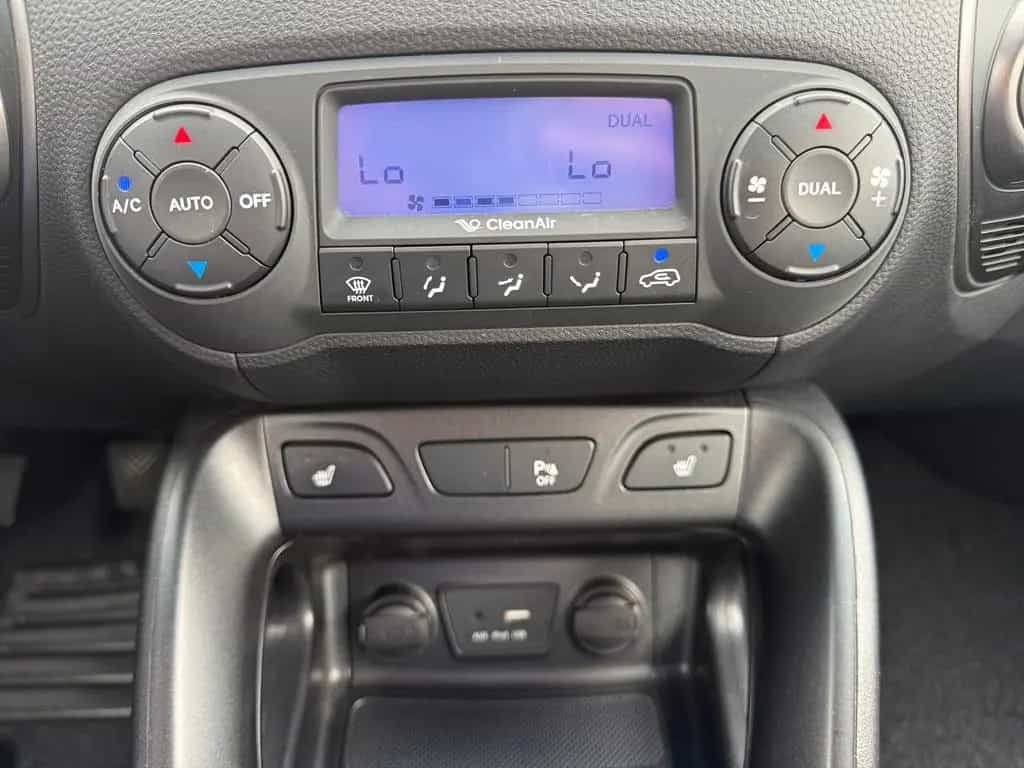 Hyundai ix35 1.6 Trend 2WD Teilleder 4x Sitzheizung PDC 08/2015-photo-25