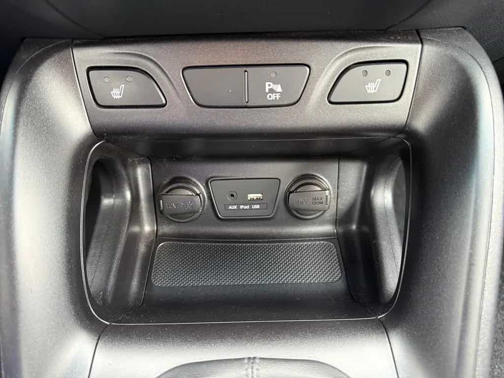 Hyundai ix35 1.6 Trend 2WD Teilleder 4x Sitzheizung PDC 08/2015-photo-26