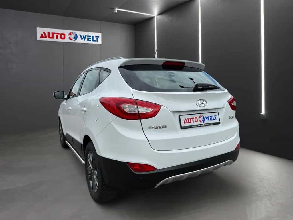 Hyundai ix35 1.6 Trend 2WD Teilleder 4x Sitzheizung PDC 08/2015-photo-4