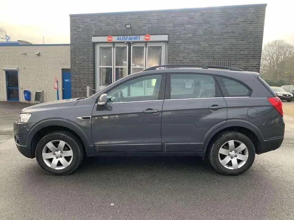 Chevrolet Captiva 2.4 LT 2WD/AHK/7 SITZER 06/2011-photo-3