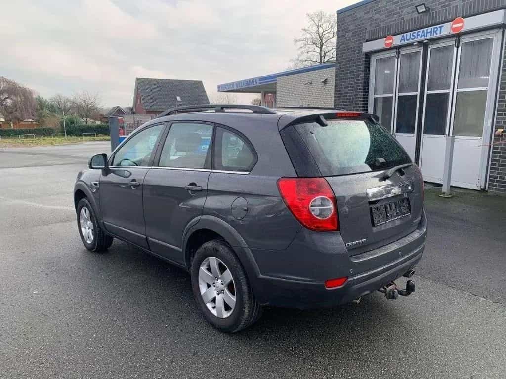 Chevrolet Captiva 2.4 LT 2WD/AHK/7 SITZER 06/2011-photo-4