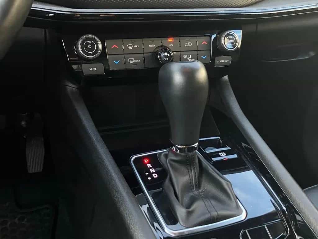 Jeep Compass 1,5l GSE T4 48V e-Hybr 01/2024-photo-12