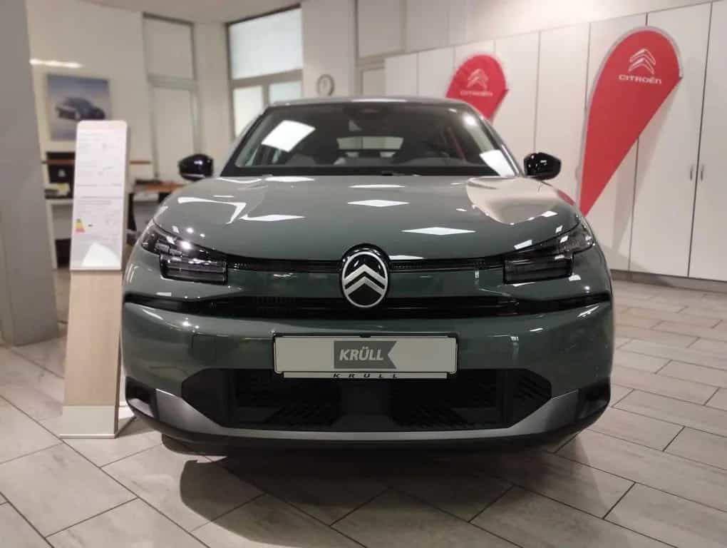 Citroën C4 130 S&S EAT8 Plus - GJR - 09/2025-photo-1