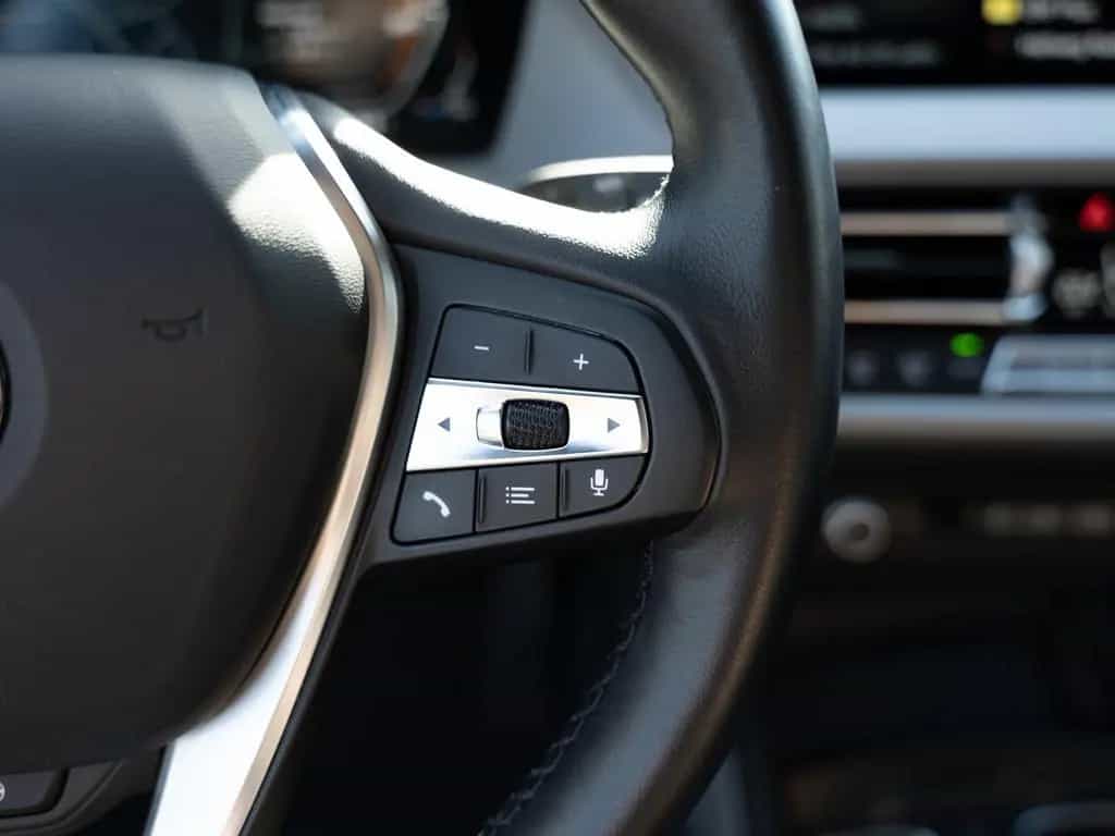 BMW 118 i Advantage AHK HUD LED ACC W-LAN NAVI KAMERA 06/2021-photo-17