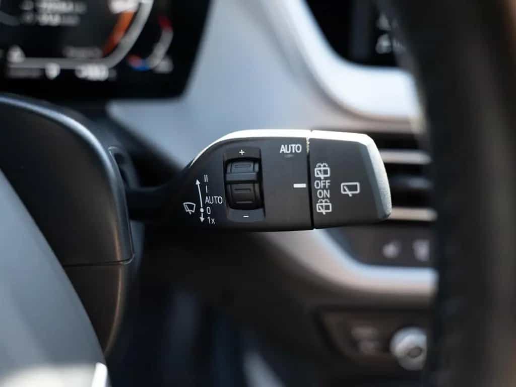 BMW 118 i Advantage AHK HUD LED ACC W-LAN NAVI KAMERA 06/2021-photo-20