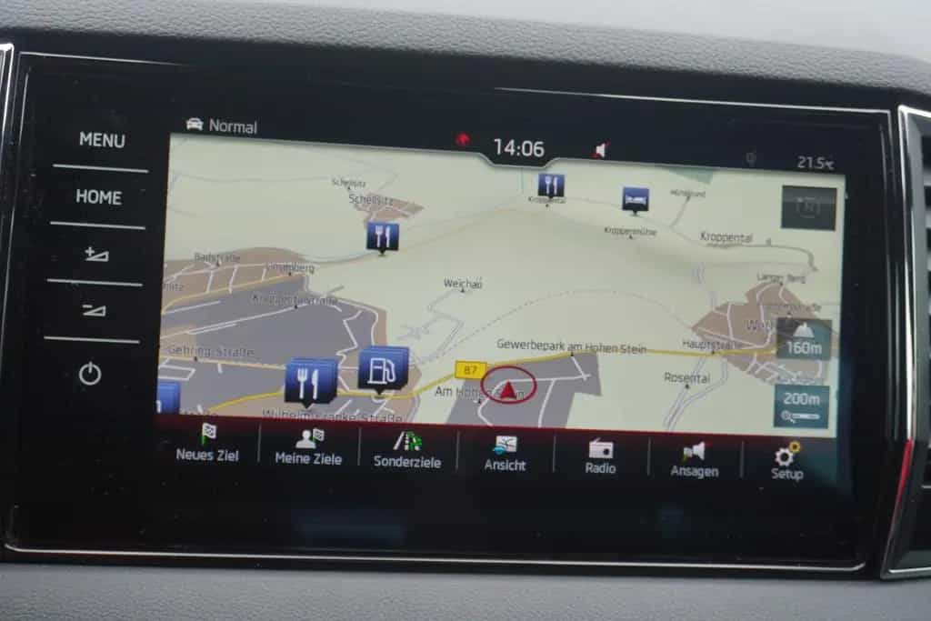 Skoda Karoq 1.5 TSI DSG Sportline LED Navi Panorama 07/2020-photo-21