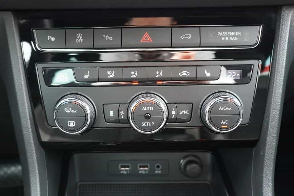 Seat Ateca 1.5 Xcellence 4Drive LED Navi AHK 360° DAB 02/2019-photo-19