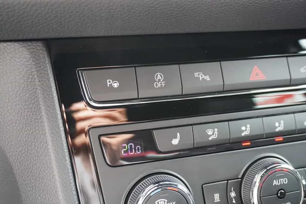 Seat Ateca 1.5 Xcellence 4Drive LED Navi AHK 360° DAB 02/2019-photo-33